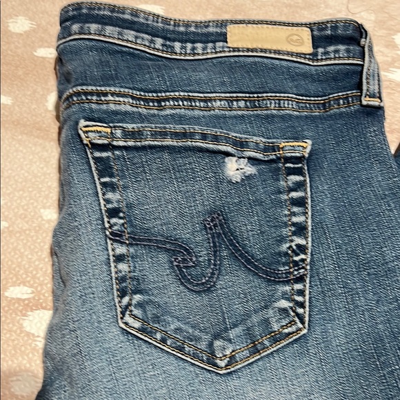 AG Adriano Goldschmied Cropped Rolled Ankle Jeans with Vintage Wash & Distressed - Picture 5 of 7